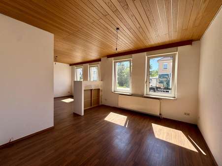 Wohn-/Esszimmer EG Haupthaus - Zweifamilienhaus in 32791 Lage mit 191m² kaufen