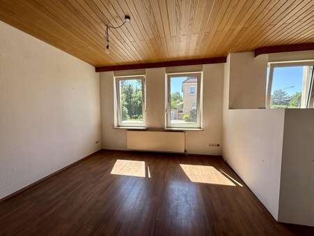 Wohn-/Esszimmern EG Haupthaus - Zweifamilienhaus in 32791 Lage mit 191m² kaufen