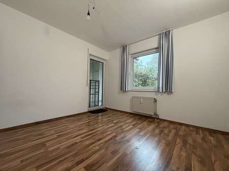 Schlafzimmer - Erdgeschosswohnung in 60598 Frankfurt mit 50m² kaufen