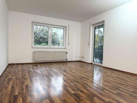 Wohnzimmer - Erdgeschosswohnung in 60598 Frankfurt mit 50m² kaufen