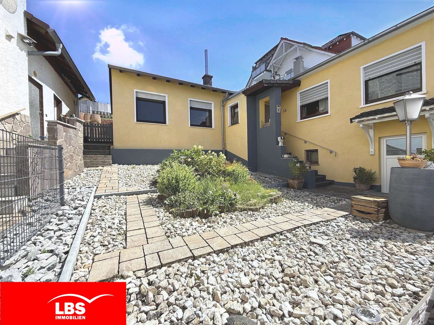 Frontansicht - Einfamilienhaus in 63549 Ronneburg mit 105m² kaufen