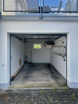 Einzelgarage mit elektrischem Rolltor - Etagenwohnung in 64625 Bensheim mit 111m² kaufen