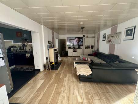 Wohnzimmer - Erdgeschosswohnung in 58739 Wickede mit 85m² kaufen