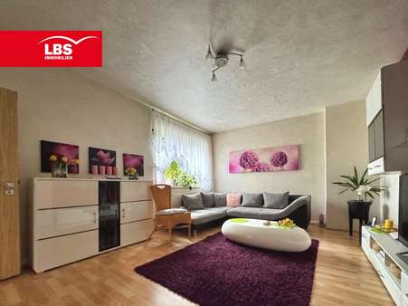 Wohnzimmer - Etagenwohnung in 46236 Bottrop mit 60m² kaufen