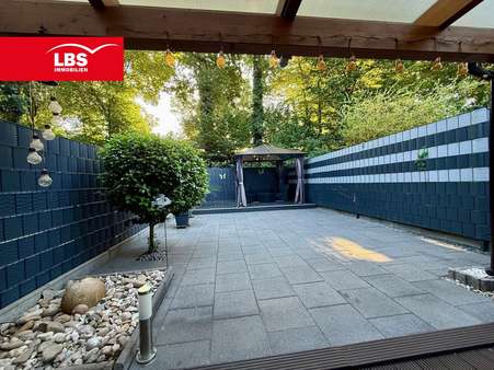 Blick in den Garten Blick in den Garten - Reihenmittelhaus in 46286 Dorsten, Lembeck mit 129m² kaufen