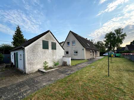 Ansicht hinten - Zweifamilienhaus in 46240 Bottrop mit 94m² kaufen