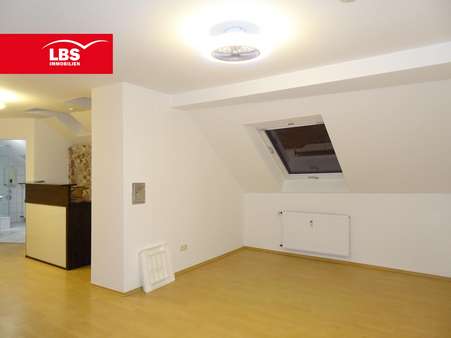 offenes Wohnzimmer offenes Wohnzimmer - Dachgeschosswohnung in 46240 Bottrop mit 55m² mieten