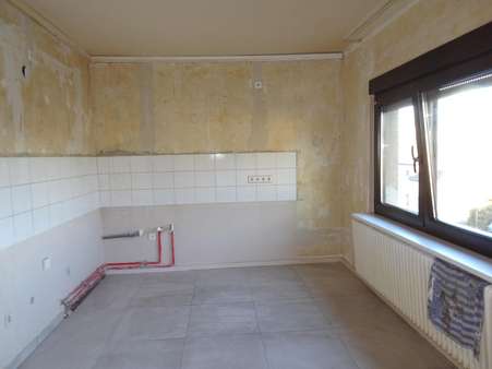 Küche (wird noch tapeziert ) - Etagenwohnung in 46240 Bottrop mit 60m² günstig mieten