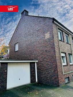 Garage  - Mehrfamilienhaus in 46236 Bottrop mit 266m² kaufen