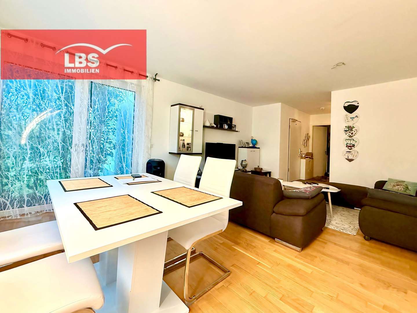 Wohnzimmer - Erdgeschosswohnung in 65189 Wiesbaden mit 81m² kaufen