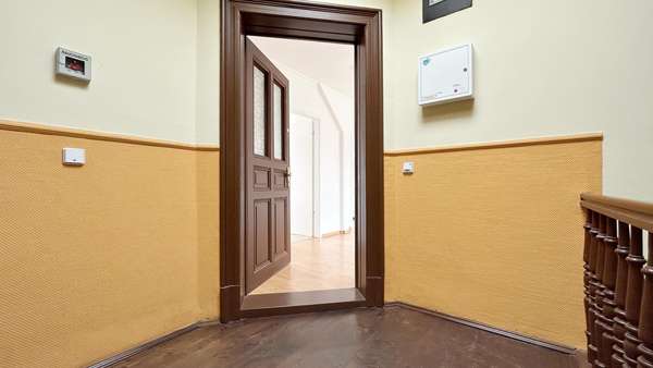 Wohnungstür Wohnungstür - Dachgeschosswohnung in 04157 Leipzig mit 70m² kaufen
