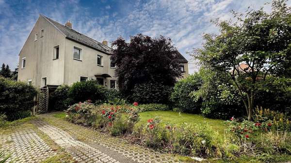 Hausansicht - Doppelhaushälfte in 04159 Leipzig mit 92m² kaufen