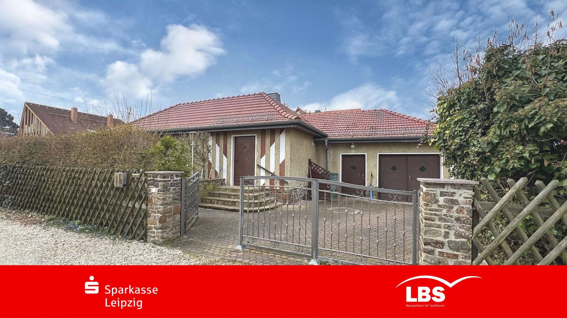 Einfahrt zum Grundstück - Einfamilienhaus in 04288 Leipzig mit 106m² kaufen