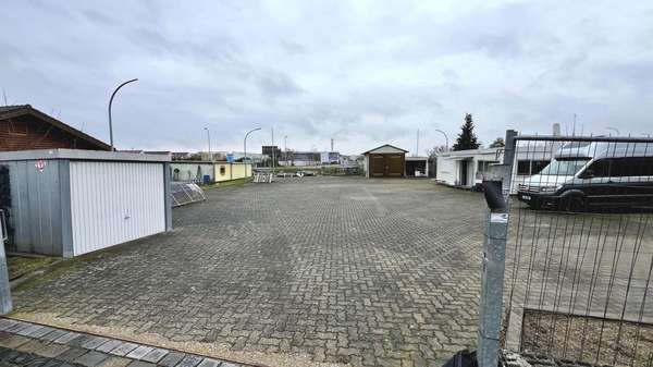 Grundstück mit Garagen u. Büro - Grundstück in 04509 Delitzsch mit 1072m² kaufen