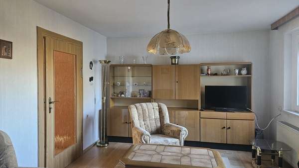 Wohnzimmer - Doppelhaushälfte in 04758 Oschatz mit 92m² kaufen