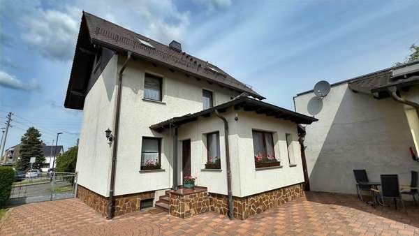 Rückansicht Haupthaus Rückansicht Haupthaus - Einfamilienhaus in 04178 Leipzig mit 296m² kaufen