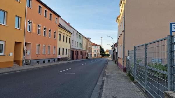 Straßenansicht - Reihenmittelhaus in 04539 Groitzsch mit 147m² kaufen