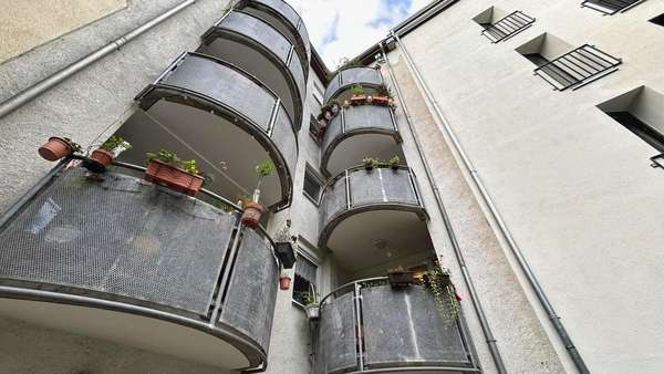 Hinteransicht - Etagenwohnung in 04229 Leipzig mit 76m² kaufen