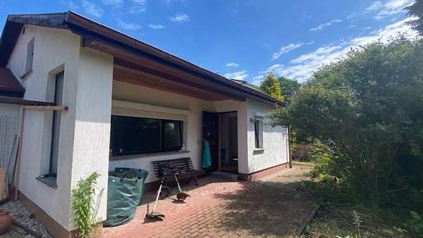 Hausansicht - Bungalow in 04288 Leipzig mit 72m² kaufen