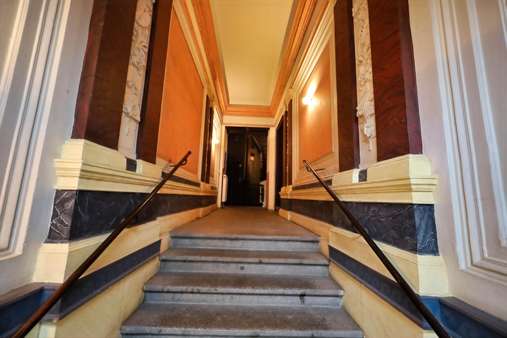 Hauseingang - Etagenwohnung in 04109 Leipzig mit 67m² kaufen