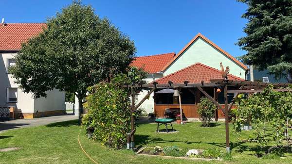 Garten und Pavillon Garten und Pavillon - Zweifamilienhaus in 04880 Elsnig mit 188m² kaufen