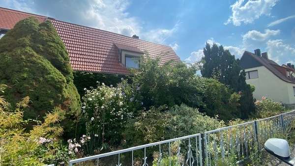 Straßenansicht - Doppelhaushälfte in 04442 Zwenkau mit 95m² kaufen