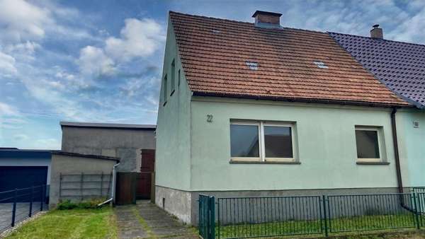 Außenansicht - Doppelhaushälfte in 04886 Beilrode mit 50m² kaufen