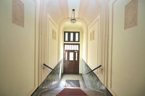 Hauseingang Hauseingang - Etagenwohnung in 04157 Leipzig mit 45m² kaufen