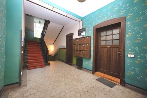 Treppenhaus mit Aufzug Treppenhaus mit Aufzug - Etagenwohnung in 04157 Leipzig mit 45m² kaufen