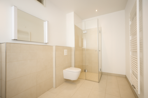 Bad (möblierungsfrei visualisiert) Bad (möblierungsfrei visualisiert) - Etagenwohnung in 04129 Leipzig mit 74m² kaufen