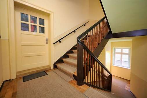 Treppenhaus Treppenhaus - Etagenwohnung in 04129 Leipzig mit 74m² kaufen