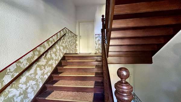 Treppenhaus - Etagenwohnung in 04177 Leipzig mit 54m² kaufen