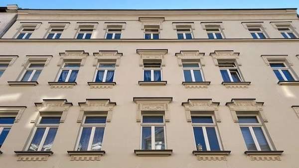 Fassade - Dachgeschosswohnung in 04157 Leipzig mit 56m² als Kapitalanlage kaufen