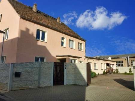 Straßenansicht - Zweifamilienhaus in 04523 Pegau mit 344m² kaufen