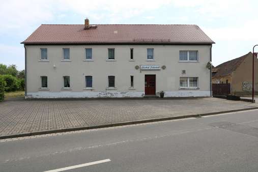Vorderansicht - Zweifamilienhaus in 04571 Rötha mit 357m² kaufen
