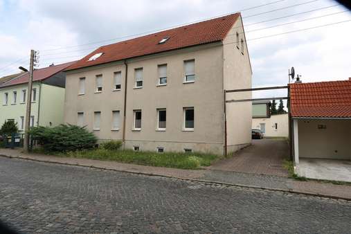 Grundstückseinfahrt - Mehrfamilienhaus in 04288 Leipzig mit 280m² kaufen
