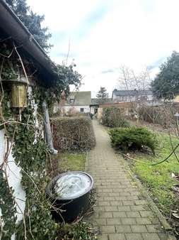 Weg durch den Garten - Doppelhaushälfte in 04838 Eilenburg mit 80m² kaufen