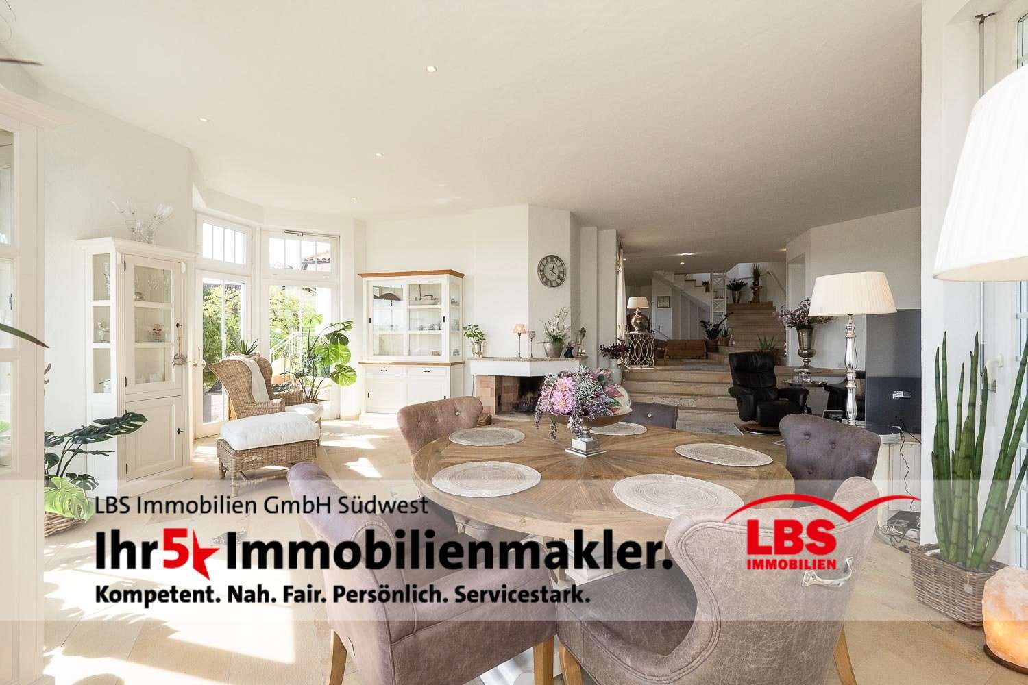 Wohnbereich mit Kamin EG - Villa in 78315 Radolfzell mit 390m² kaufen