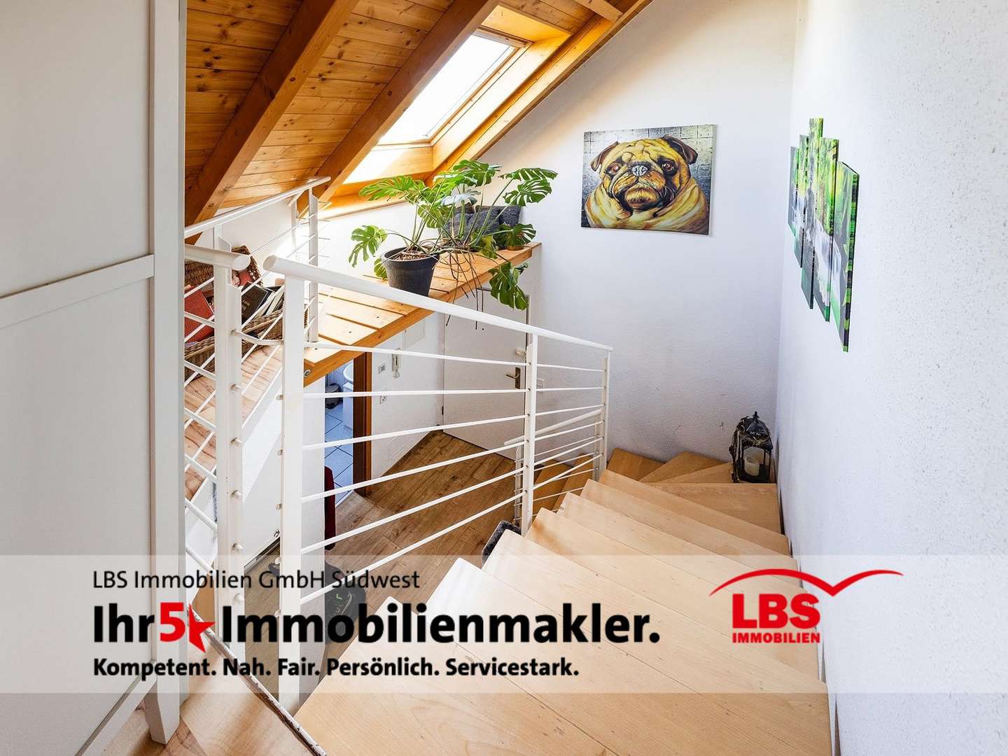 Treppenaufgang zur Galerie - Maisonette-Wohnung in 78315 Radolfzell mit 107m² kaufen