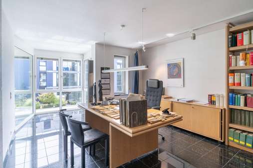 Chefbüro - Etagenwohnung in 78224 Singen mit 142m² kaufen