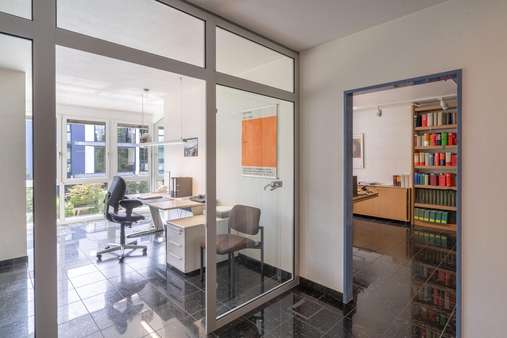Empfang/Assistenz - Etagenwohnung in 78224 Singen mit 142m² kaufen