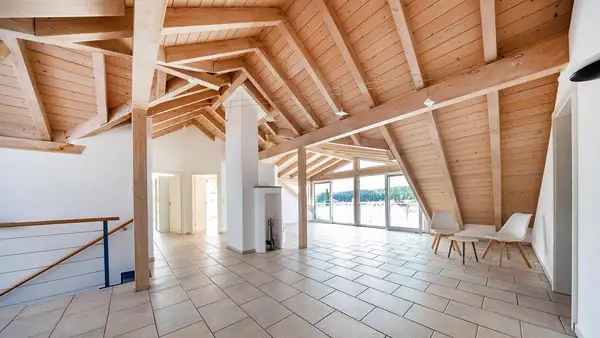 Lichtdurchflutete Maisonette - das ist Wohnen mit Stil !