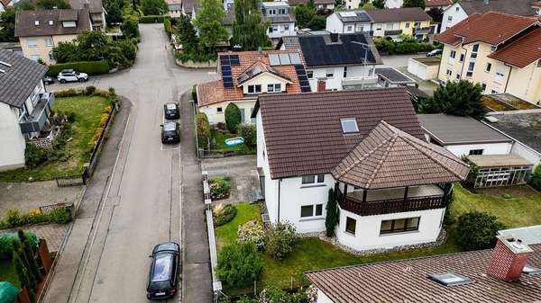 Luftaufnahme - Zweifamilienhaus in 78239 Rielasingen-Worblingen mit 188m² kaufen