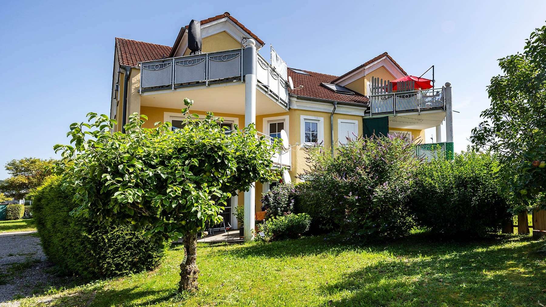 Gebäudeansicht Gebäudeansicht - Etagenwohnung in 78253 Eigeltingen mit 81m² kaufen