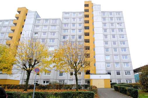 Eingangsansicht - Etagenwohnung in 24109 Kiel mit 59m² kaufen