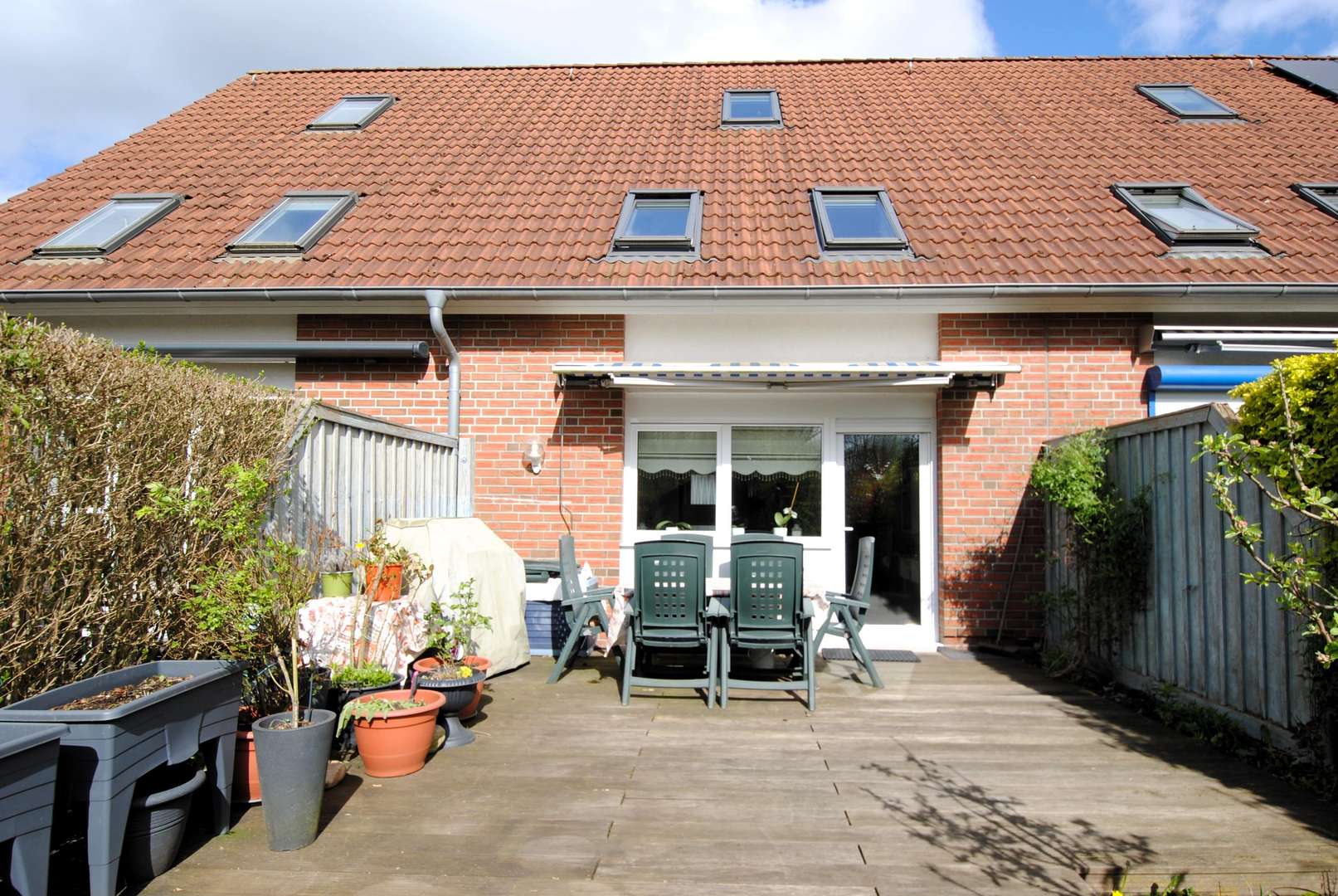 Terrassenansicht - Reihenmittelhaus in 24145 Kiel mit 100m² kaufen