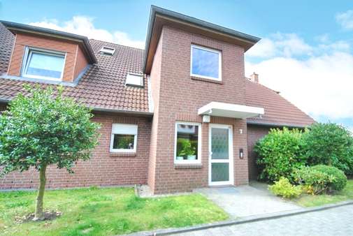 Eingangsansicht - Maisonette-Wohnung in 24146 Kiel mit 62m² kaufen