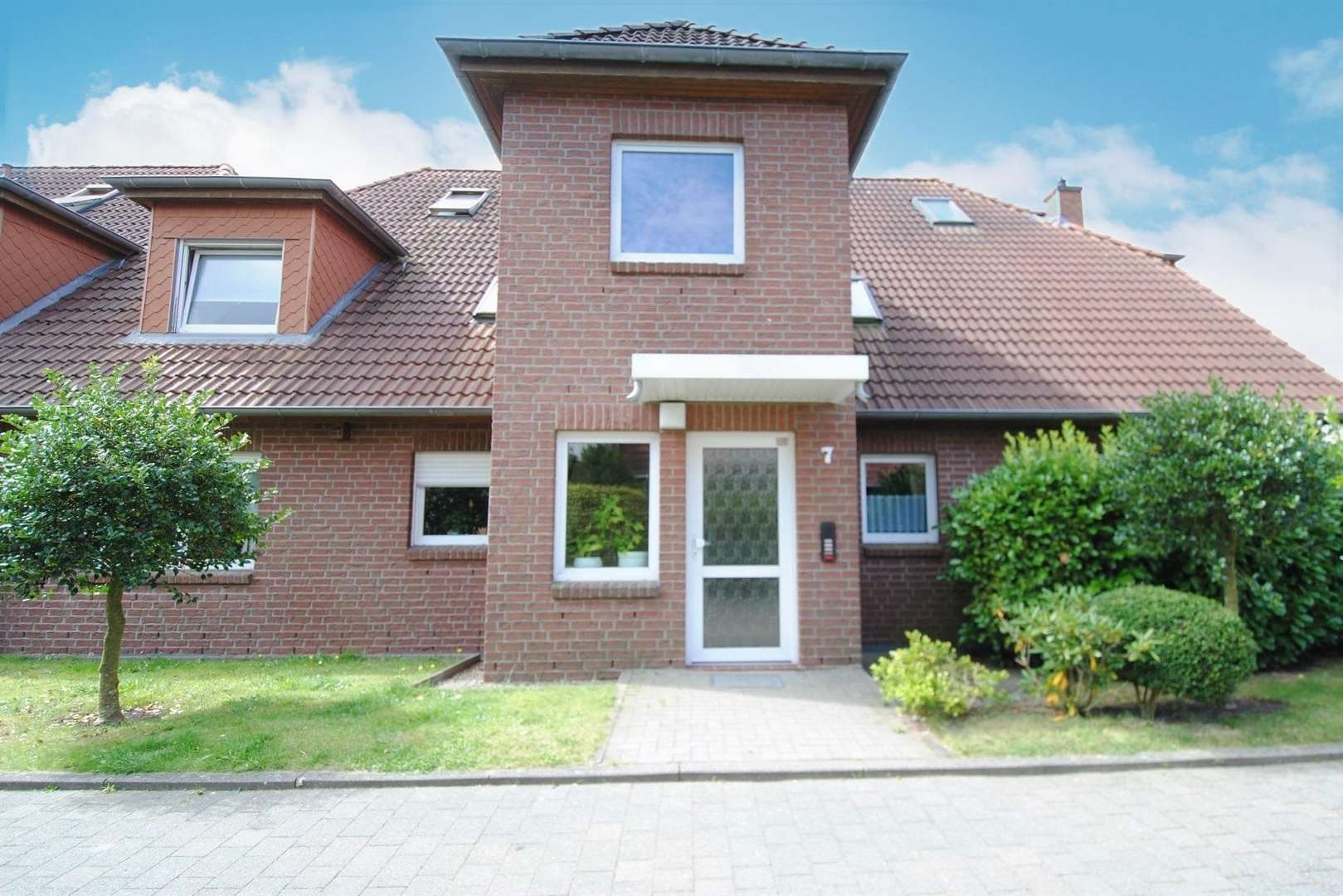 Eingangsansicht - Maisonette-Wohnung in 24146 Kiel mit 62m² kaufen