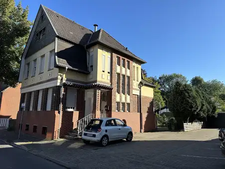 Auch für Gewerbetreibende interessant! Haus in zentraler Lage von Ahlen !