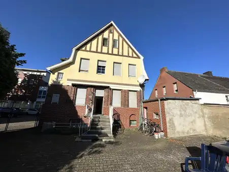 Auch für Gewerbetreibende interessant! Haus in zentraler Lage von Ahlen !